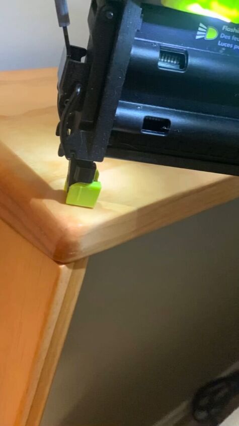 Attaching the shelf
