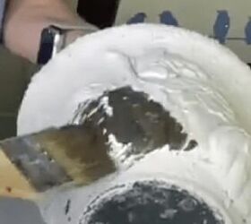 pintar macetas de plstico alas desgastadas, Pintar el bote de pl stico con pintura blanca