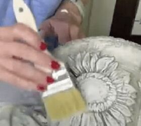 pintar macetas de plstico alas desgastadas, Pintar en seco el bote de pl stico con pintura blanca