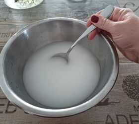 She mixes rubbing alcohol, cornstarch, and vinegar for this easy cleaning hack