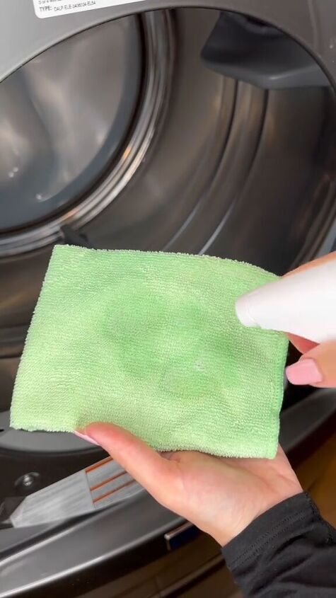 how to clean a dryer, Cleaning the dryer drum