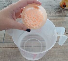 She pours Unstopables into rubbing alcohol for this easy, clever hack