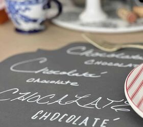 decoraciones de mesa diy para san valentn un picoteo fcil, La palabra Chocolate escrita en un mantel individual