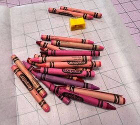 Cómo hacer corazones con lápices de colores y papel encerado