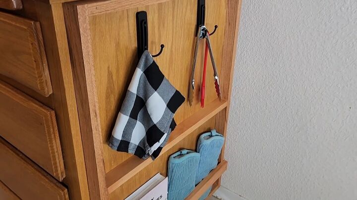 Custom kitchen accessories holder
