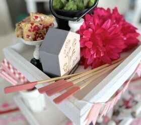 coqueta y divertida una mesa de san valentn en rosa rojo y blanco