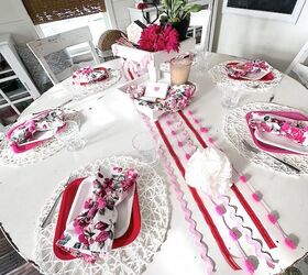 coqueta y divertida una mesa de san valentn en rosa rojo y blanco, Coqueta y divertida Una mesa de San Valent n en rosa rojo y blanco