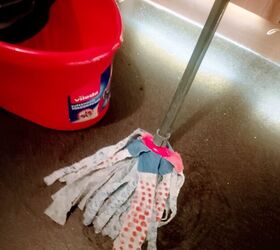1 Sencilla solución para mantener la fregona limpia y fresca
