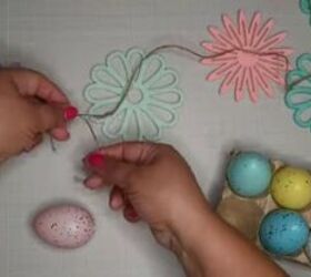 guirnalda de flores y huevos de primavera pascua, A adir los huevos de Pascua