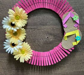 corona de primavera con pinzas de colores de dollar store, Corona de Primavera DIY