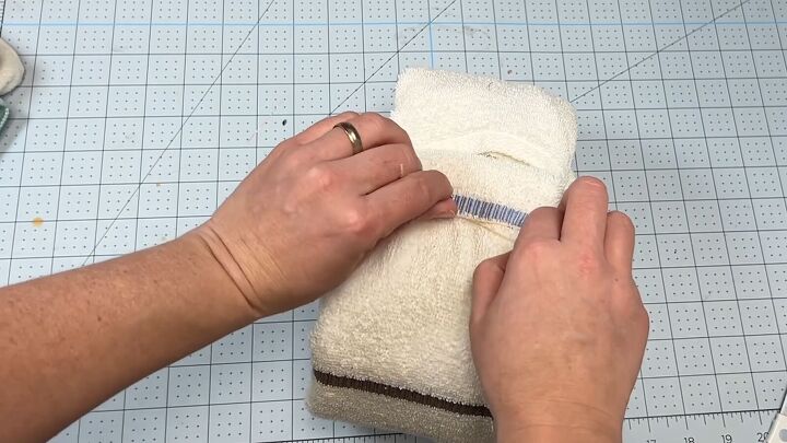 Gift ideas - How to make a towel cake