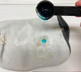 This $1 trick begins with mixing hydrogen peroxide and dish soap