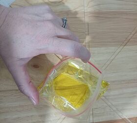 She fills a Ziploc bag with rubbing alcohol and dish soap for this easy trick