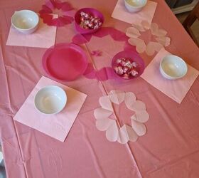 decoracin de mesa con corazones de papel de seda
