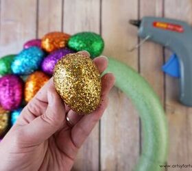 corona de huevos de pascua con purpurina, Corona de Huevos de Pascua DIY