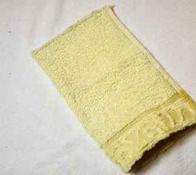 This mom folds a small washcloth for a last-minute spring trick we can't wait to copy