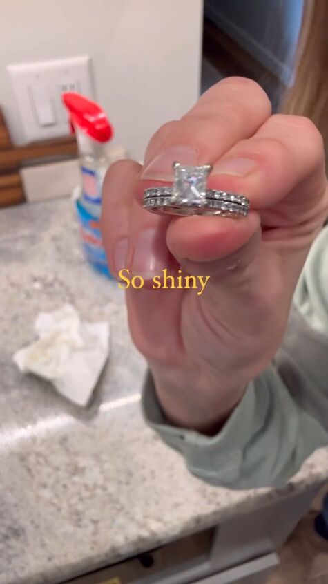 Cleaning jewelry with Windex