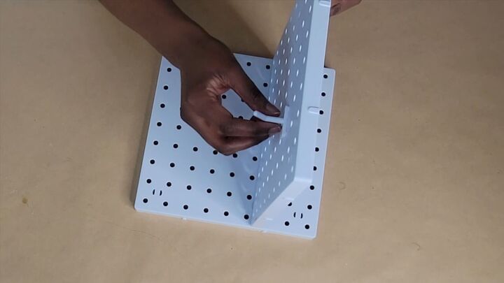 Step-by-step guide to making a jewelry display