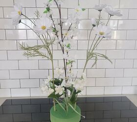 diy de un prado de flores perfecto para pascua o primavera, Arreglo floral de prado con flores blancas