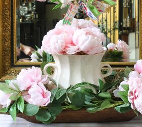 cmo usar tela y flores para hacer una corona de primavera, peonias rosas en un recipiente blanco sobre un bol de masa con plantas