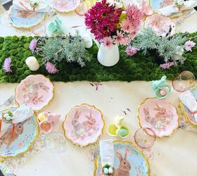 entra en la primavera con esta encantadora mesa decorada con conejitos de pascua, Conejito de Pascua Encantador Montaje de Mesa