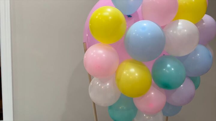 Balloon centerpiece idea