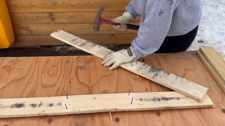 Preparing pallet boards for the frame construction