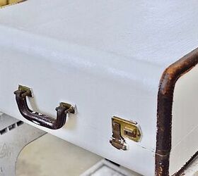 maleta vintage makeover nica en decoracin, Maleta antigua pintada de blanco