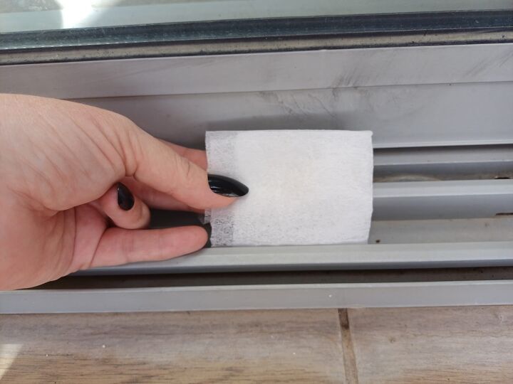 Simple stink bug deterrent using dryer sheets