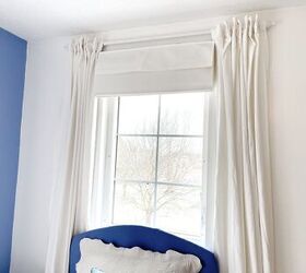 barras de cortina diy y cortinas asequibles, ventana del dormitorio con cortinas blancas