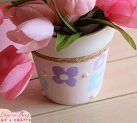 diy maceta de terracota flor de primavera, Maceta de terracota pintada con tulipanes