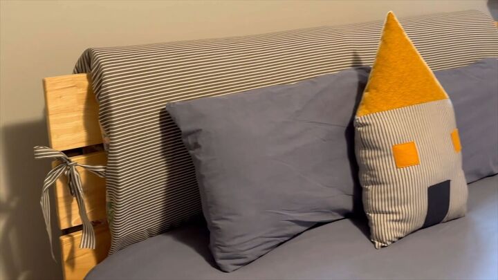 Customized pillow headboard