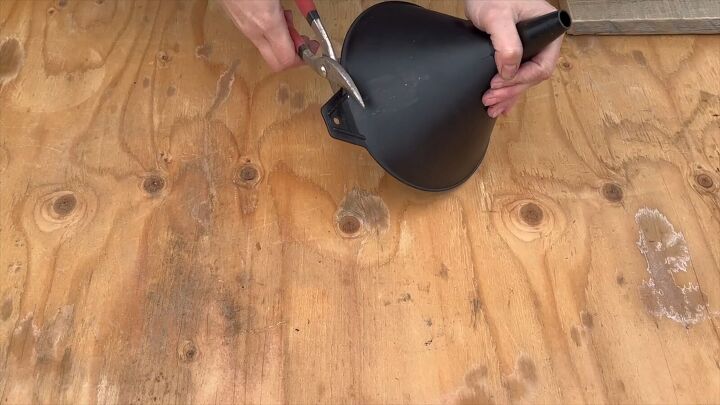 Wireless plunger and funnel sconce