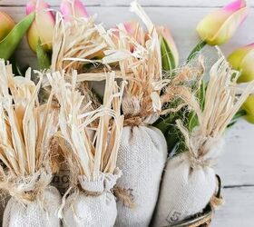 tres pasos para un ramo de cestas colgantes de primavera, zanahorias de tela en cesta
