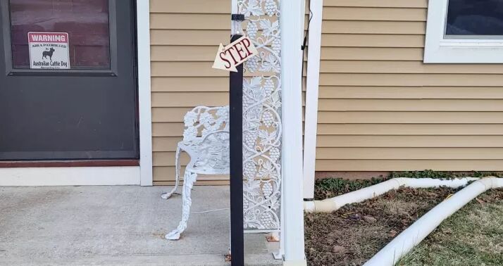 Pool Noodle Sign 8 DIY Pool Noodle Decor Projects For Your Home & Garden | Hometalk