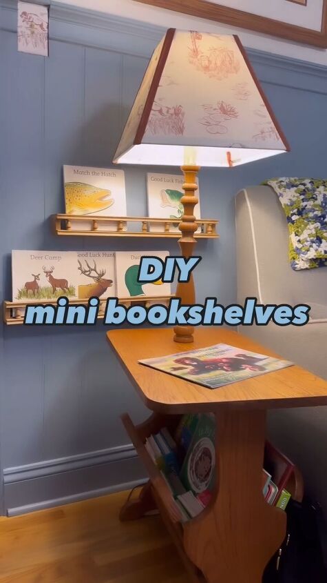 diy mini bookshelf, Bookshelves made from chair rail