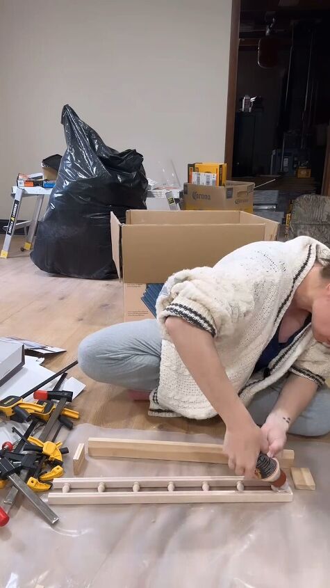 diy mini bookshelf, Applying wood glue