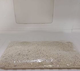 She pours kitty litter into a Ziploc bag and sticks it in her freezer for this clever trick