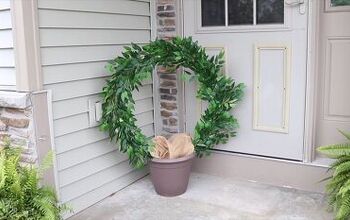 Porch Decor: How to Make a Pool Noodle Topiary Wreath Planter