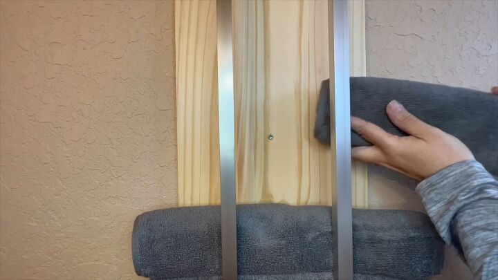 Space-saving bathroom storage