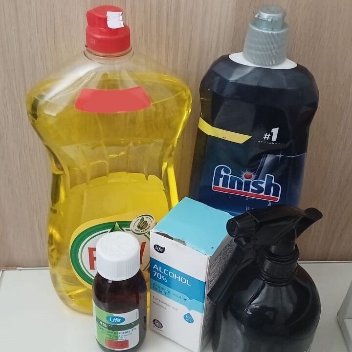 DIY shower spray recipe with rinse aid