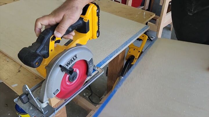 Cutting plywood with a jigsaw