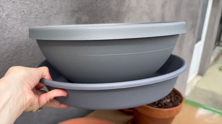 Learn how to make an umbrella planter for your outdoor table