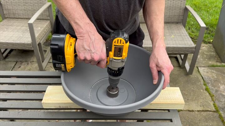 Versatile outdoor table planter