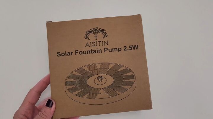 Solar-powered flower pot fountain