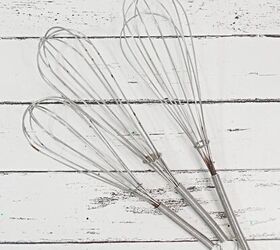 Why she brings cheap whisks into her summer garden (clever!)