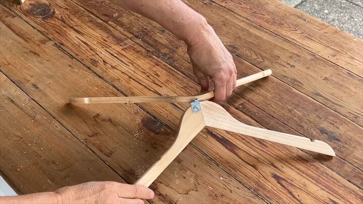 Upcycled pizza pan plant sand