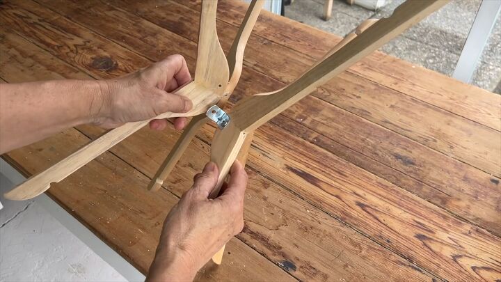 How to build a side table from hangers and a pizza pan