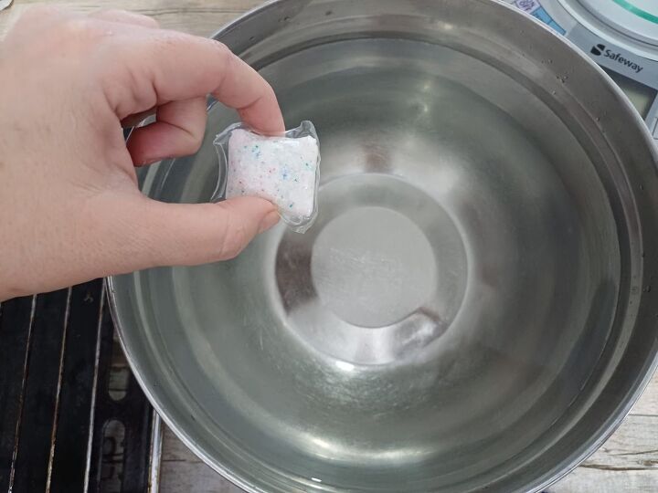 Add a dishwasher tablet to hot water for an effortless way to clean burners