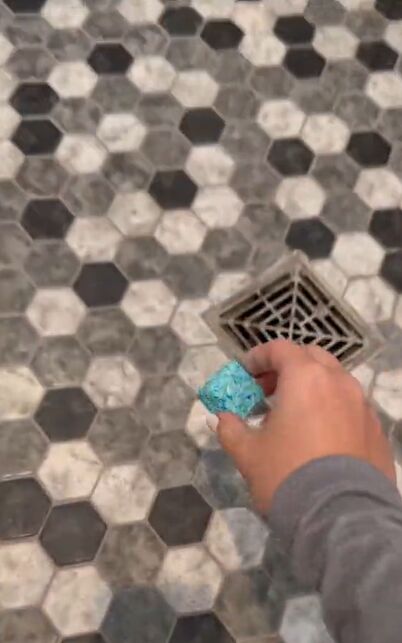 Using DIY Vicks shower steamers